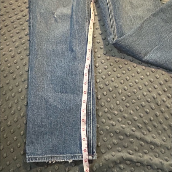 Abercrombie and Fitch Light Wash The 90’s Straight Ultra High Rise Jeans, Size 6 - Picture 9 of 9